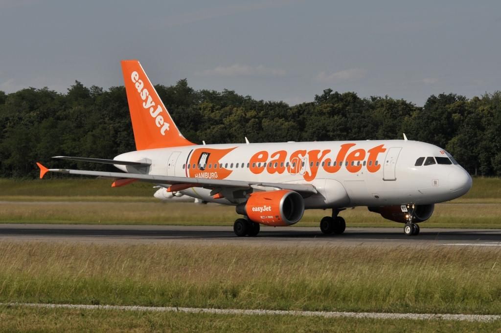G-EZBG_EasyJet_BSL_2014-06-05_zps0cb3837e.jpg