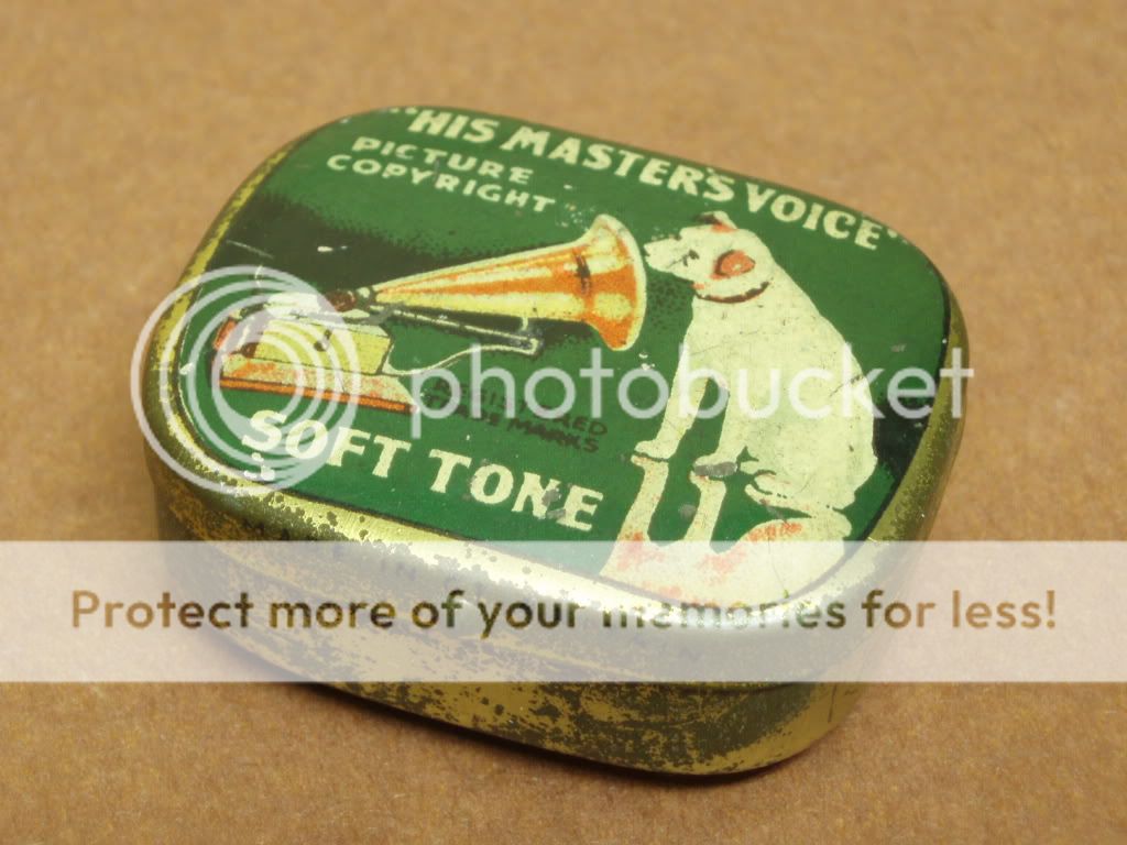 HIS MASTERS VOICE HIV GRAMOPHONE NEEDLE LITHO TIN BOX FULL NEEDLES 